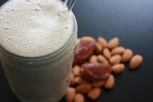 Good Girl Gone Green - Almond Smoothie Good Girl Gone Green - Almond Smoothie